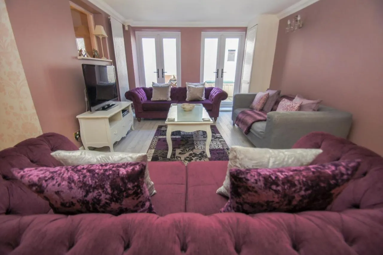 Holiday home Little Paris - Parking - By Brighton Holiday Lets