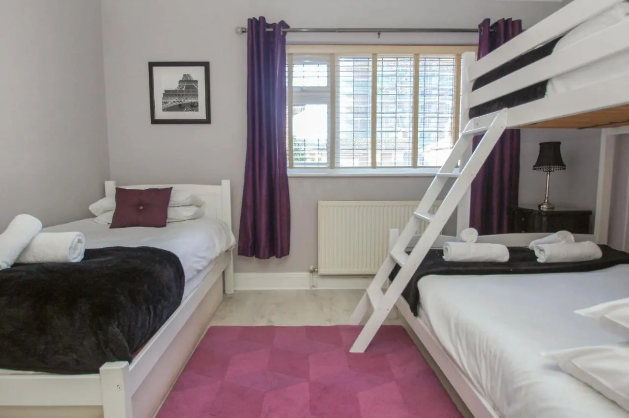 Little Paris - Parking - By Brighton Holiday Lets United Kingdom